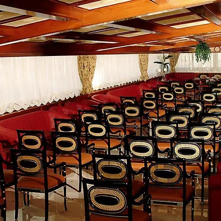 Hotel Champagne Palace 