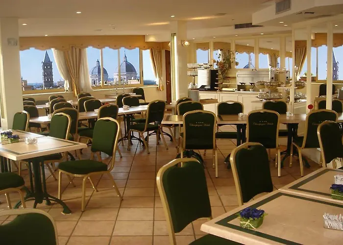 Hotel Champagne Palace